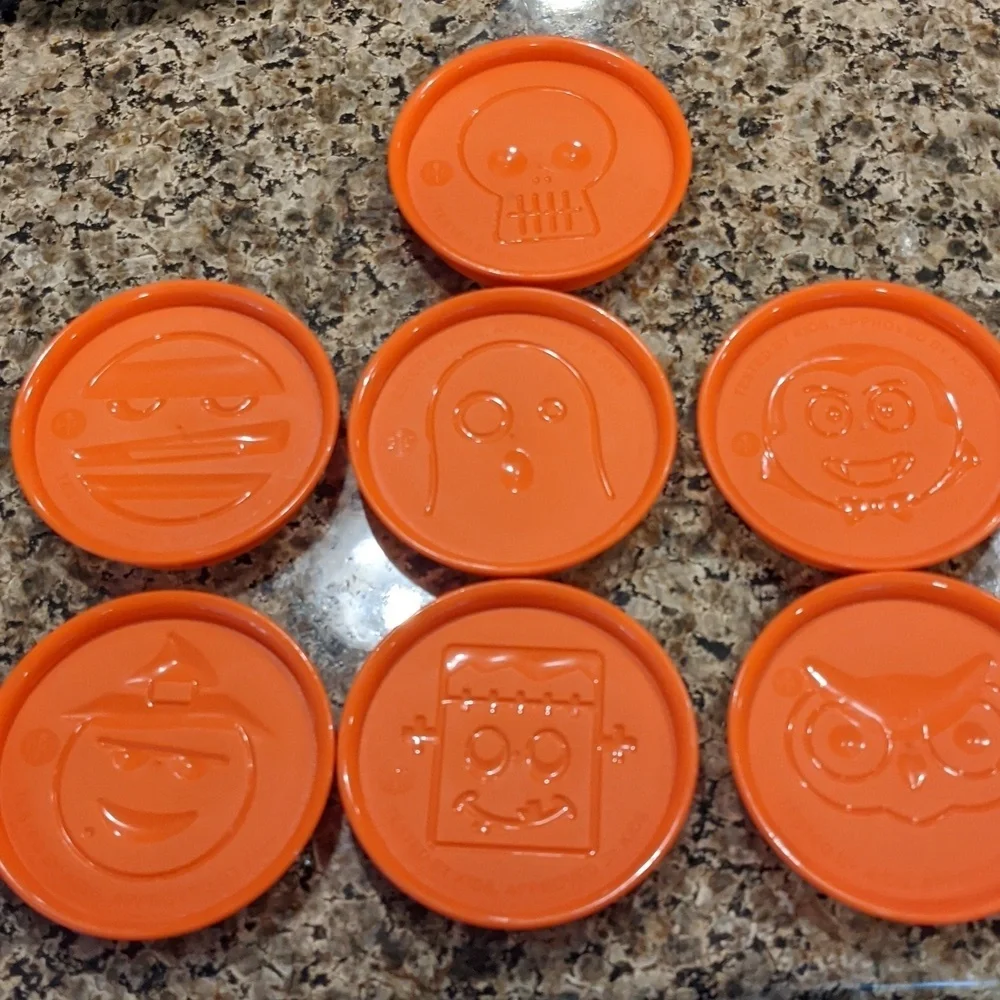 Pampered chef Halloween cookie cutters kids discontinued set of 7